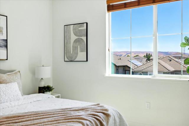 829 Blue Opal Drive, San Jose CA: https://media.crmls.org/mediaz/d176a527-ab65-4b56-a341-772a653fe54c.jpg