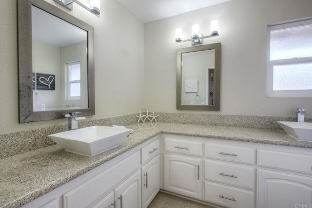 Detail Gallery Image 22 of 45 For 1207 Branding Iron Cir, Vista,  CA 92081 - 4 Beds | 3 Baths