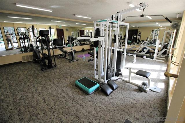 Image 21 of 27 For 6780 Friars Rd  273