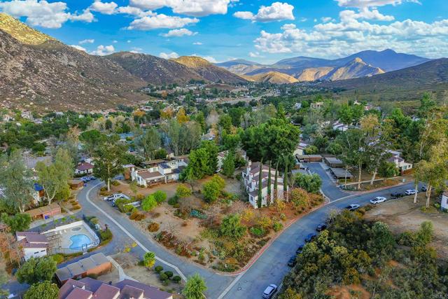 15719 Davis Cup Lane, Ramona CA: https://media.crmls.org/mediaz/d1776e2a-7da7-4ab5-bd54-e9ab7e1b972c.jpg