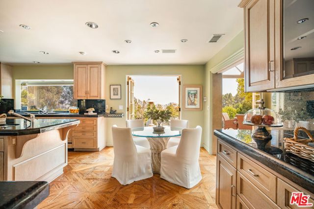 10820 Ambazac Way, Los Angeles CA: https://media.crmls.org/mediaz/d17a0153-8847-4731-8f92-5a8259efbd0e.jpg
