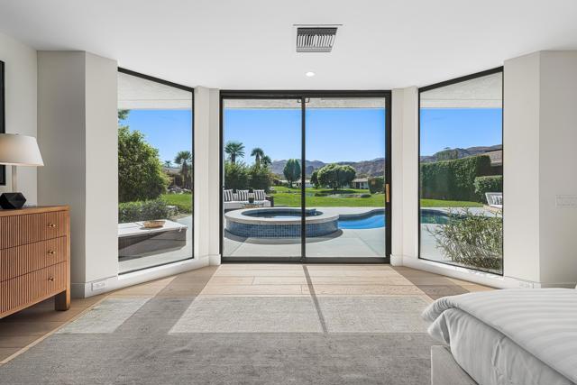 11 Sussex Court, Rancho Mirage CA: https://media.crmls.org/mediaz/d17a530b-7940-4873-bca2-6ee28386d4ab.jpg
