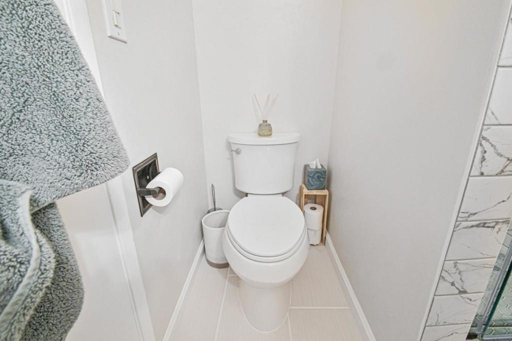 https://media.crmls.org/mediaz/d17adecc-f902-4e49-803d-d03175d43d54.jpg?preset=X-Large