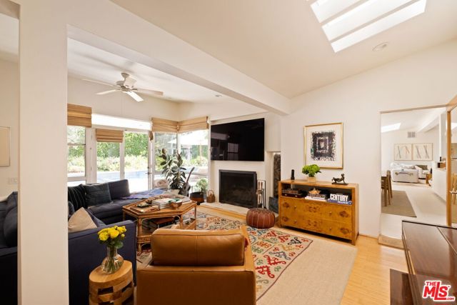 3366 Mandeville Canyon Road, Los Angeles CA: https://media.crmls.org/mediaz/d17b1ef7-8497-4c9a-b65e-63a744ba7d01.jpg