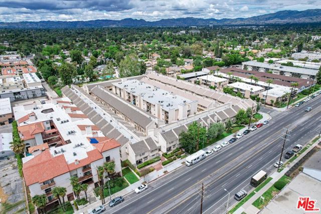 7631 Reseda Boulevard, Reseda CA: https://media.crmls.org/mediaz/d17bdca8-6bb8-476b-b5fc-908b9af659b7.jpg