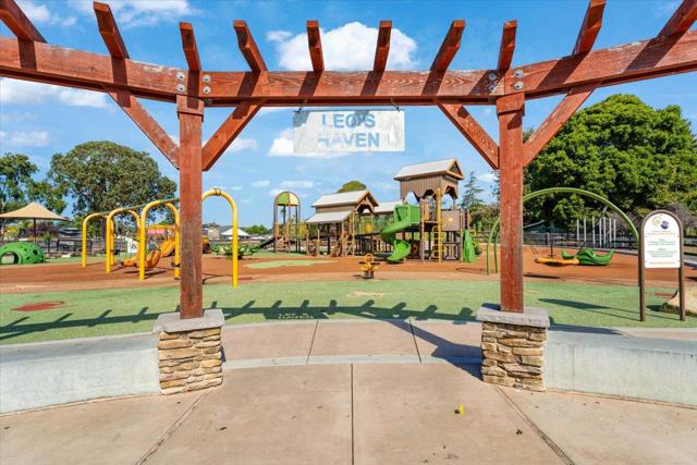 2200 Pelican, Santa Cruz CA: https://media.crmls.org/mediaz/d17ca9dd-2677-4539-b7a3-65d6ecd8184d.jpg