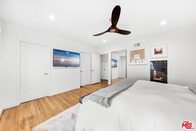 3443 Mandeville Canyon Road, Los Angeles CA: https://media.crmls.org/mediaz/d17ccd56-93bc-4a6d-8eb3-720c445041f8.jpg