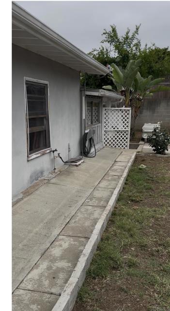 3766 King, La Mesa CA: https://media.crmls.org/mediaz/d17cf73d-f50f-4074-b299-0ee1556a82c1.jpg