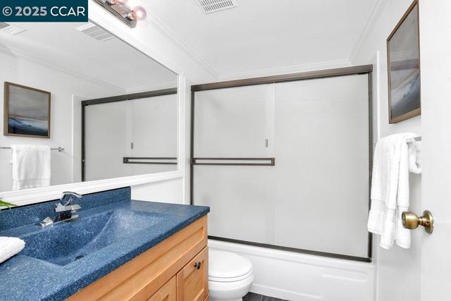 4782 Starflower Dr, Martinez CA: https://media.crmls.org/mediaz/d17da00a-34fb-4139-bfe4-91ae996329e3.jpg