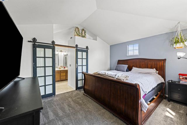 1860 Concannon Dr, Oakley CA: https://media.crmls.org/mediaz/d17e0712-93f1-4fda-bfe3-58b639e2353e.jpg