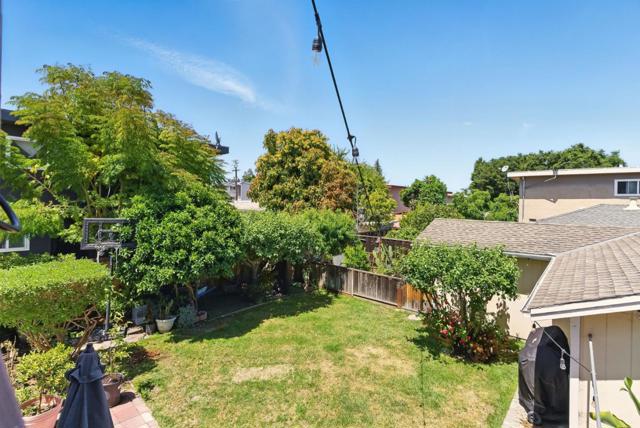 109 Dumbarton Avenue, Redwood City CA: https://media.crmls.org/mediaz/d17e6e67-71e5-4973-b275-0a55847fc18a.jpg