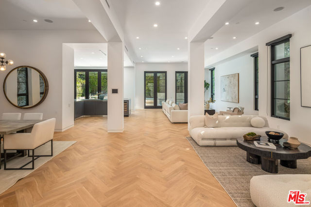 636 N Kilkea Drive, Los Angeles CA: https://media.crmls.org/mediaz/d17eb492-f644-412f-90ec-a11a7699bf4f.jpg