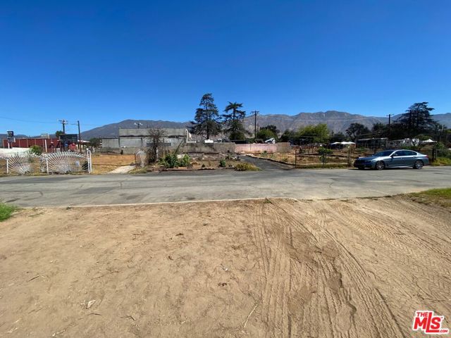 17 La Venezia Court, Altadena CA: https://media.crmls.org/mediaz/d17f70e4-5bc5-4851-8083-7debefcbd77a.jpg