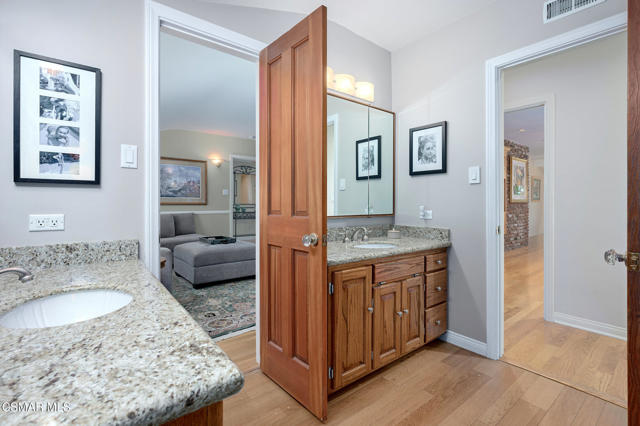 22101 Mulholland Drive, Woodland Hills CA: https://media.crmls.org/mediaz/d17fbdbb-4c2f-4438-923b-e1e984f7e988.jpg