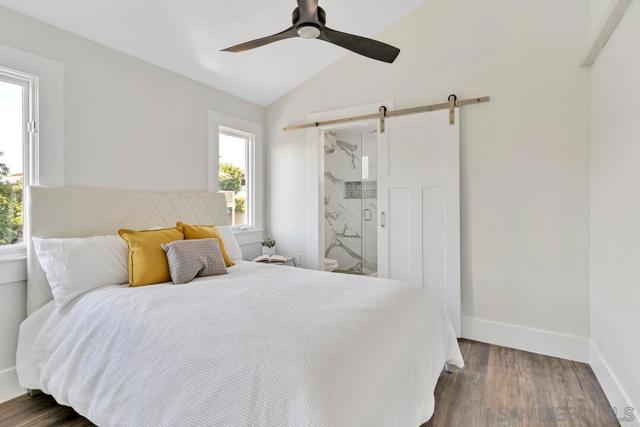 1864 Sunset Blvd, San Diego CA: https://media.crmls.org/mediaz/d17fcccc-e5ac-40e1-ba76-c4ae1bfaea92.jpg