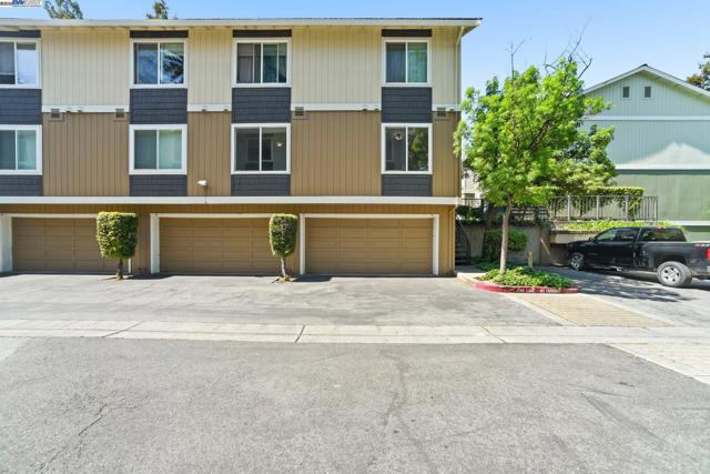 2575 Easton Way, San Jose CA: https://media.crmls.org/mediaz/d17fcf0e-f25b-4f43-ab95-0e4766dd9380.jpg
