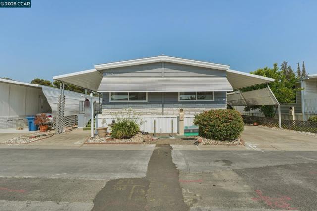 327 La Vina, Pacheco CA: https://media.crmls.org/mediaz/d180132a-2972-4c7b-a930-83ea176e8f12.jpg