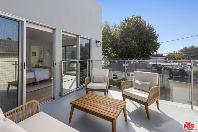 Drew Fenton | 257 Entrada Drive Santa Monica CA | MLS: 7501252 Drew Fenton | 257 Entrada Drive Santa Monica CA | MLS: 7501252