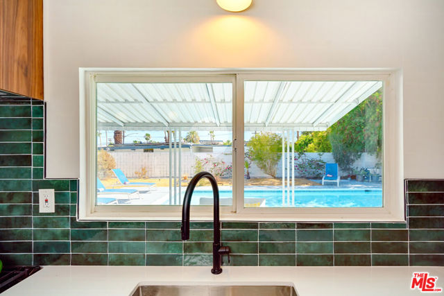 547 N Farrell Drive, Palm Springs CA: https://media.crmls.org/mediaz/d180567a-1cb0-4b88-9d86-b0601a3a8f96.jpg
