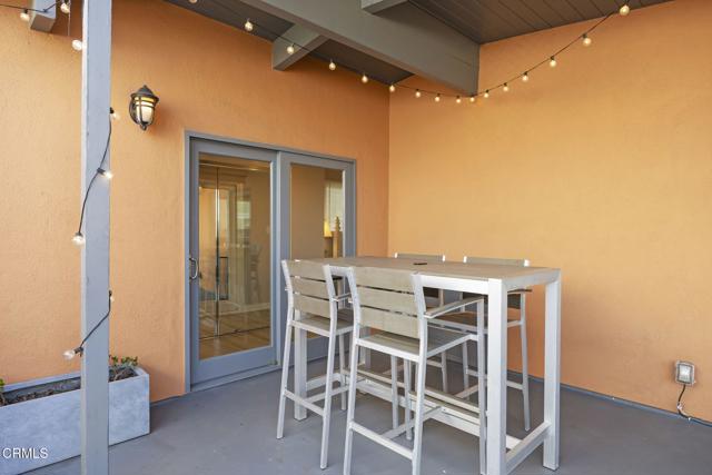 2924 Lakeshore Court, Oxnard CA: https://media.crmls.org/mediaz/d1806676-98f5-491c-97c2-4a2c614d08c9.jpg