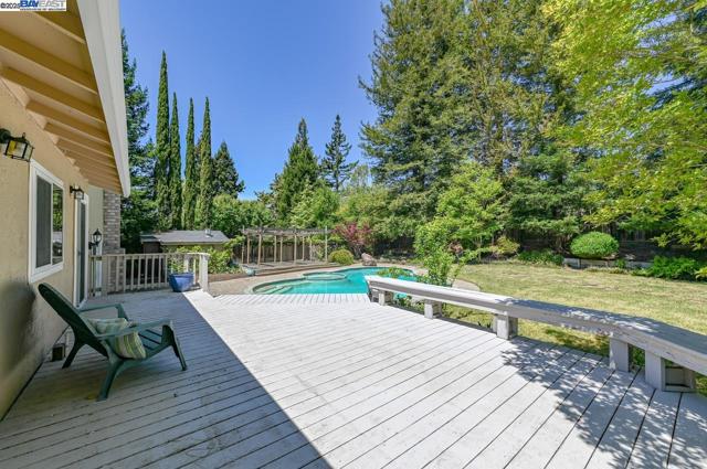 351 Castenada Ct, Danville CA: https://media.crmls.org/mediaz/d181a976-f55c-4886-827f-0caa656533ac.jpg
