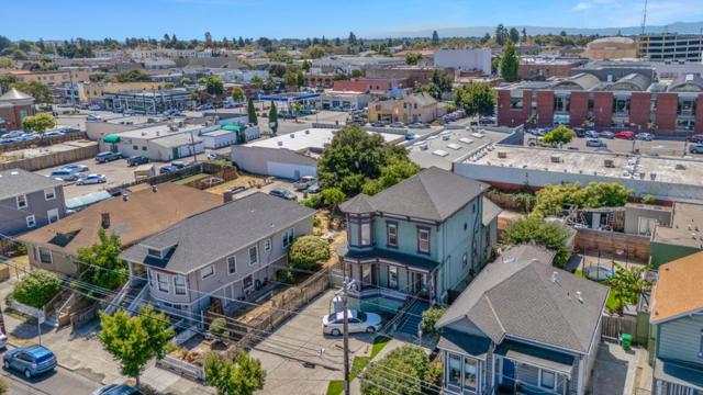 2310 Pacific Avenue, Alameda CA: https://media.crmls.org/mediaz/d18227fa-35ef-4694-b8ee-f117dc919569.jpg