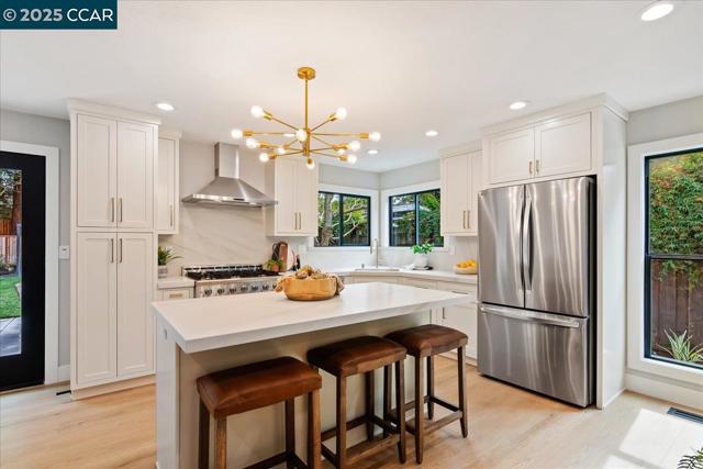 721 Sinnet Ct, Danville CA: https://media.crmls.org/mediaz/d1823e90-672e-4e0a-a73e-e4214e536db9.jpg