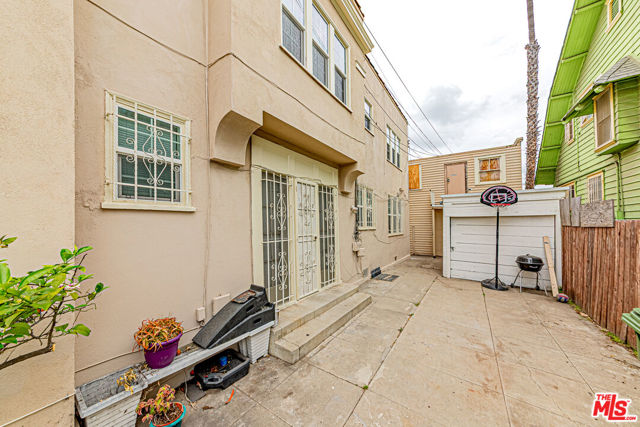2460 W 18th Street, Los Angeles CA: https://media.crmls.org/mediaz/d1824f67-db1f-4ac6-b0d5-ca36cb14f9ef.jpg