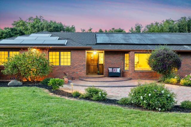 20811 Norada Court, Saratoga CA: https://media.crmls.org/mediaz/d182594a-b330-4056-9326-920fea8659eb.jpg