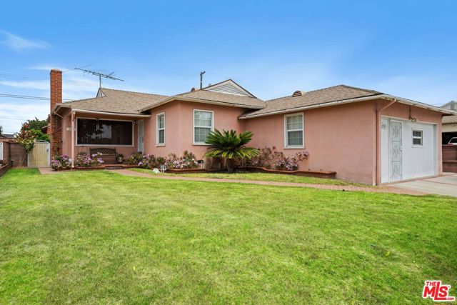 2533 W 118th Place, Hawthorne CA: https://media.crmls.org/mediaz/d18292d7-3a14-43bf-a290-52b8aeaf9e38.jpg