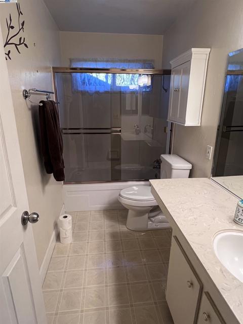 1222 Murdell Ln, Livermore CA: https://media.crmls.org/mediaz/d182a409-3ba2-4918-a472-b075320a1aa8.jpg