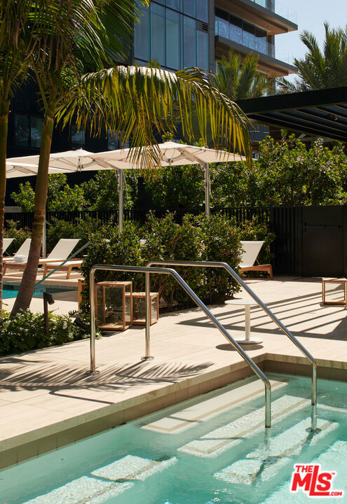 8899 Beverly Boulevard, West Hollywood CA: https://media.crmls.org/mediaz/d182b35f-097b-4a4b-bcb8-f285be5f0a7f.jpg