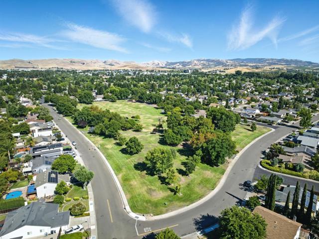 5241 Felicia Avenue, Livermore CA: https://media.crmls.org/mediaz/d182bc6c-9cf1-453f-82fa-cb36f03769ef.jpg