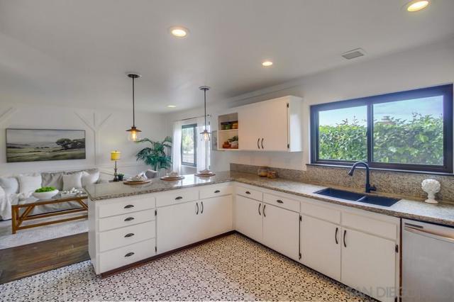 3886 Santa Cruz, San Diego CA: https://media.crmls.org/mediaz/d183254c-09dd-4957-8ce9-7b4a4cdd436c.jpg