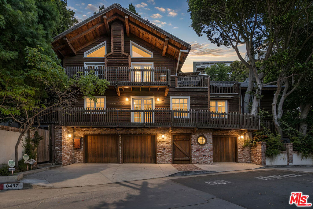 8497 Harold Way — architectural residence