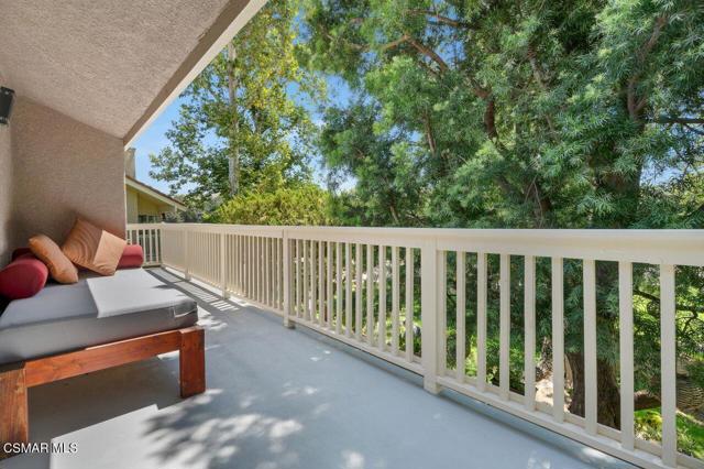 202 Estrellita Lane, Oak Park CA: https://media.crmls.org/mediaz/d184086a-6744-4174-84b9-5be9c971487b.jpg