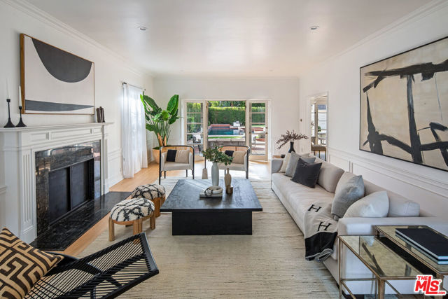 625 N Sierra Drive, Beverly Hills CA: https://media.crmls.org/mediaz/d1841852-dca4-43d4-aae3-7f29648c7689.jpg