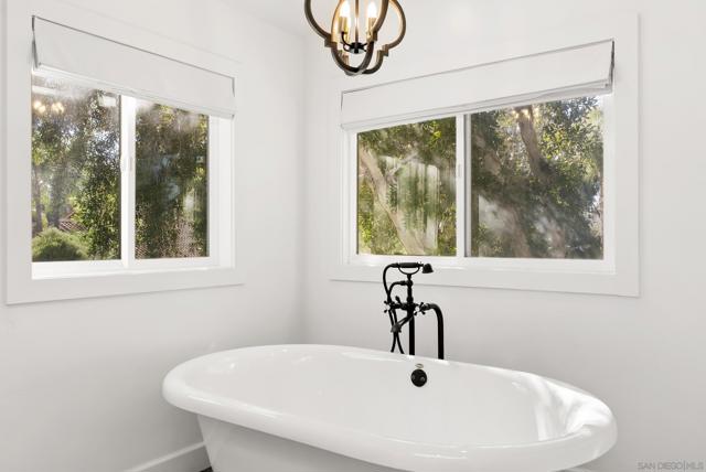 14224 Harrow Place, Poway CA: https://media.crmls.org/mediaz/d1842320-5c08-4838-8665-a3579783ac46.jpg