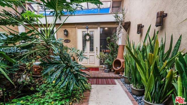 1237 Brian Street, Placentia CA: https://media.crmls.org/mediaz/d1844b38-ca9f-4b2b-bfe4-a2ce3dada076.jpg