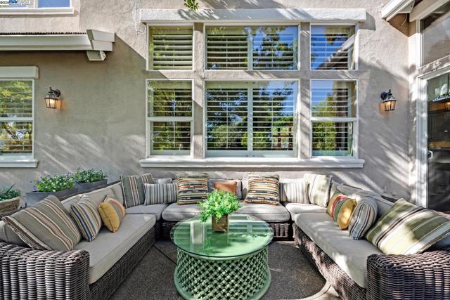 259 Alden Ln, Livermore CA: https://media.crmls.org/mediaz/d184e901-7e38-42b5-b4ab-b412db7b3da8.jpg