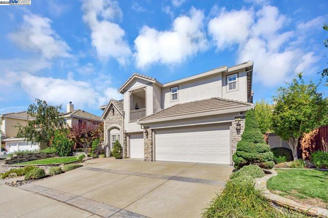 5391 Fernbank Dr, Concord CA: https://media.crmls.org/mediaz/d1853a53-f15d-44ec-b05b-dfbba4b3826d.jpg