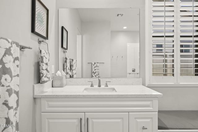 508 Autumn Path Lane, Santa Paula CA: https://media.crmls.org/mediaz/d1856281-bc9a-4952-83fa-156d96ebf3a7.jpg