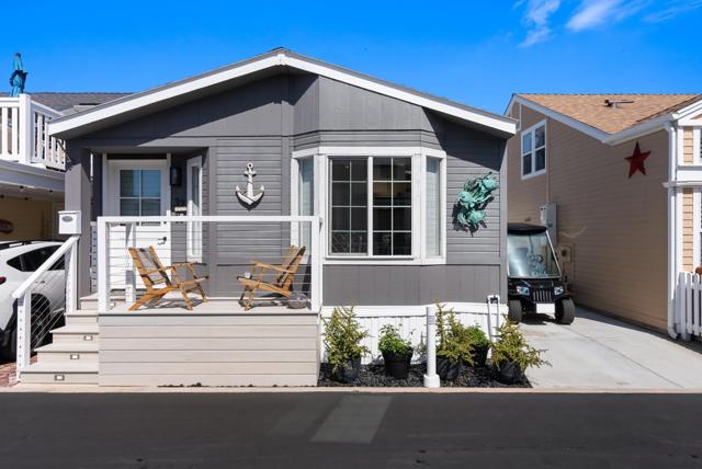 37 El Paseo Street, Newport Beach CA: https://media.crmls.org/mediaz/d186e92c-9fe4-4cce-8bdd-264c0c5903ae.jpg