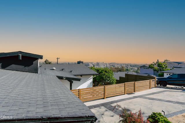 3086 Grove Street, Ventura CA: https://media.crmls.org/mediaz/d187600f-c2d9-420e-8051-ac3b9a95ac32.jpg