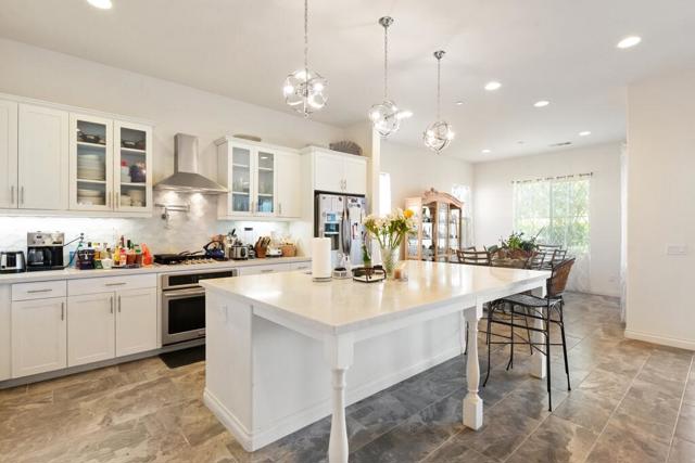 4553 Via Veneto, Palm Desert CA: https://media.crmls.org/mediaz/d1876419-afed-43d1-9aa6-065154e63747.jpg