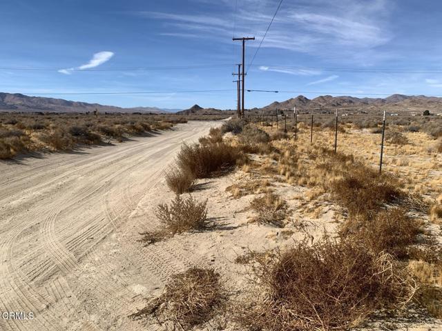 Detail Gallery Image 3 of 7 For 32926 Sunrise Rd, Lucerne Valley,  CA 92356 - – Beds | – Baths