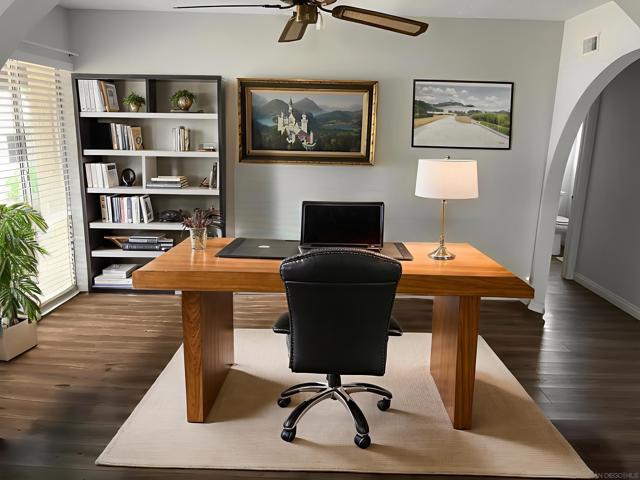 873 Terra Ln, El Cajon CA: https://media.crmls.org/mediaz/d1881fe7-ddce-4b86-832c-efcf5686c48e.jpg