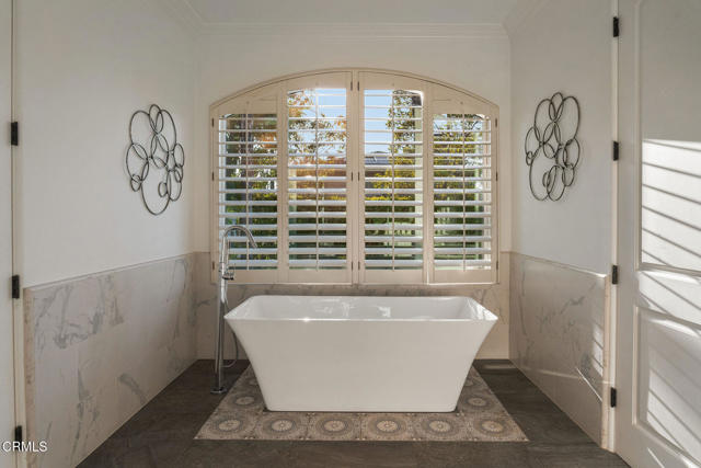 1069 Corte Barroso, Camarillo CA: https://media.crmls.org/mediaz/d188274e-dc44-40da-8bd9-f1743534f031.jpg