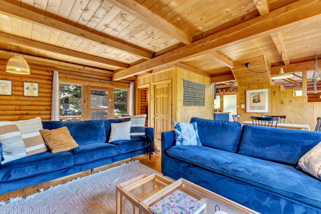 54385 S S. Circle Drive, Idyllwild CA: https://media.crmls.org/mediaz/d1898f23-1d58-4ed1-9e95-e166093f45ef.jpg