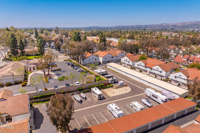 1404 Calle Lozano, Camarillo CA: https://media.crmls.org/mediaz/d189c02f-fe10-4ef0-b3e3-78507719e673.jpg